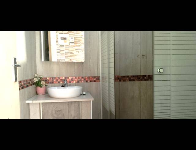 2 BEDROOM FLAT FOR SALE IN BLUFF